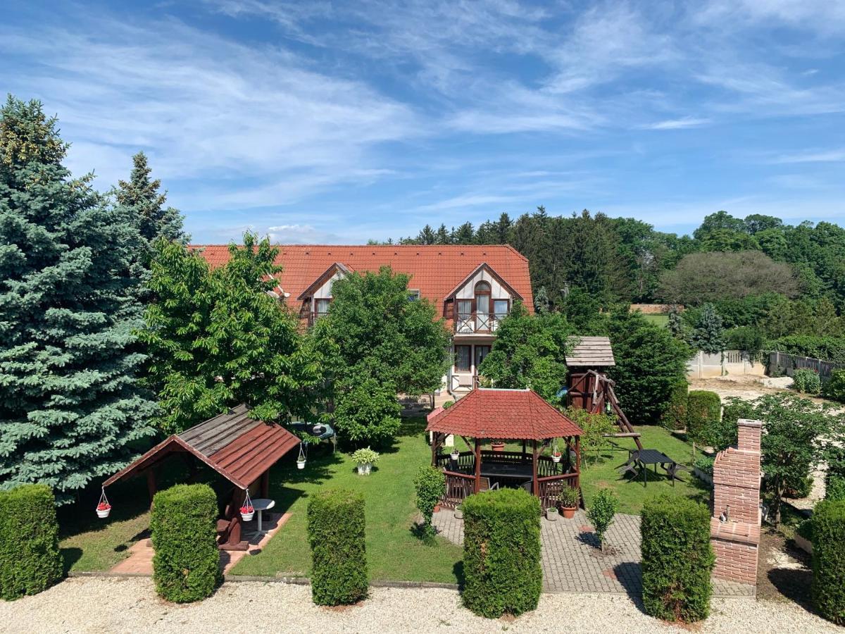 Toth Vendeghaz Hotel Bük Екстериор снимка