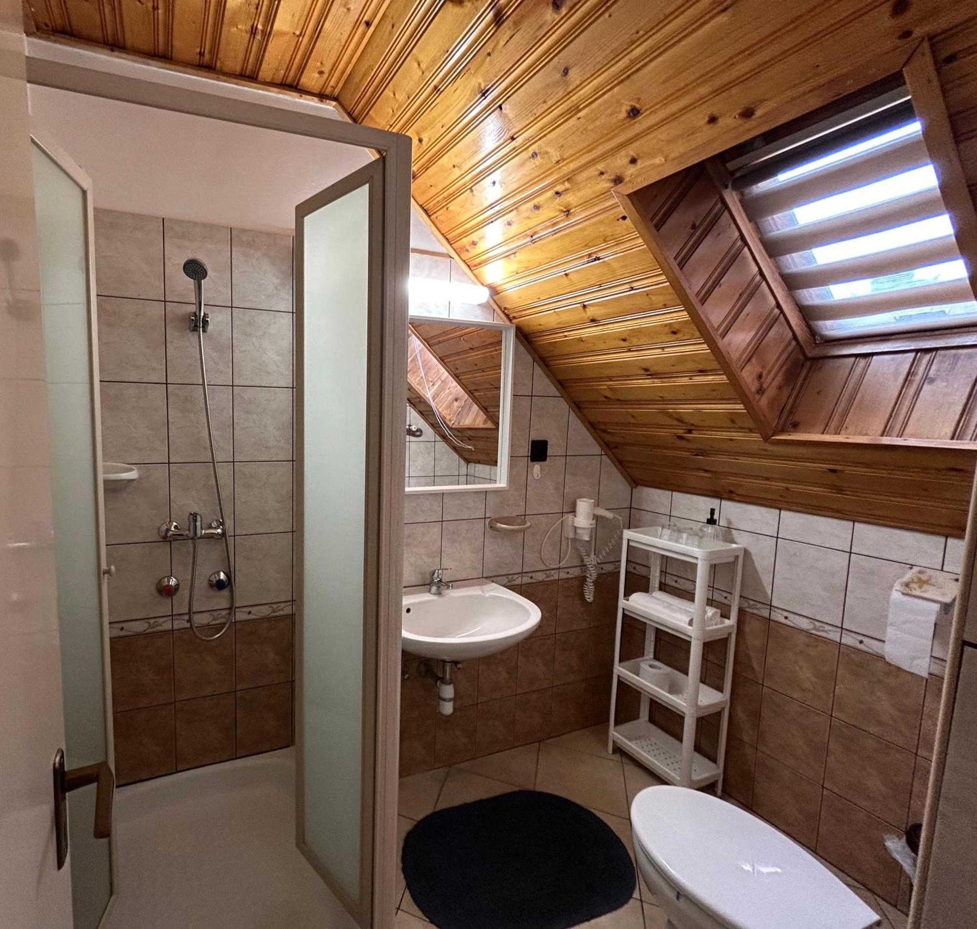 Toth Vendeghaz Hotel Bük Екстериор снимка