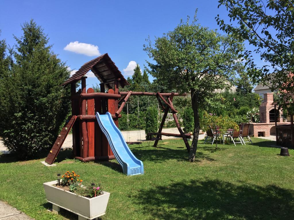 Toth Vendeghaz Hotel Bük Екстериор снимка